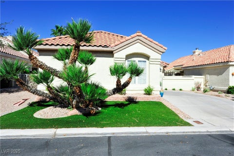Homes For Sale - 7920 Ben Hogan Drive<br/> Clark County, Las Vegas, NV 89149