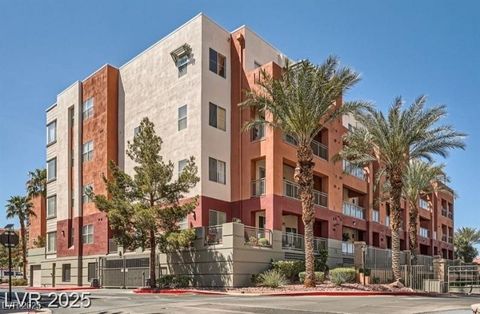 Photo of 15 E Agate Avenue #304, Las Vegas, NV 89123 (MLS # 2737700)