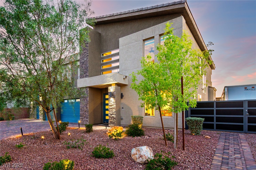 8775 Twisted Vine Lane