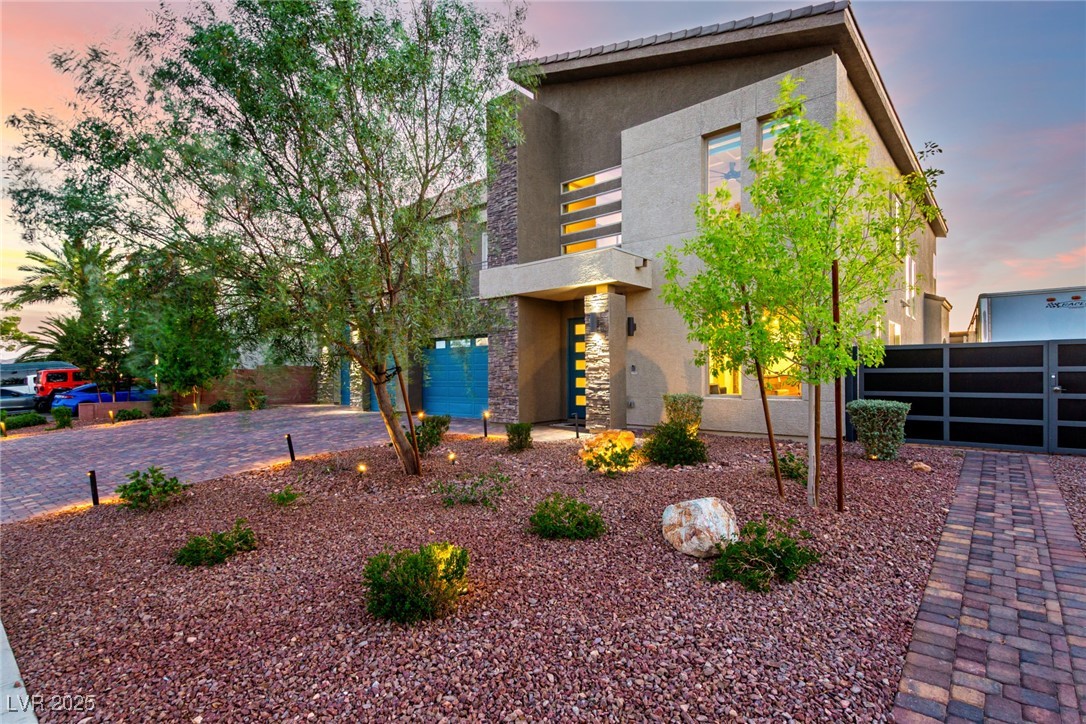 8775 Twisted Vine Lane