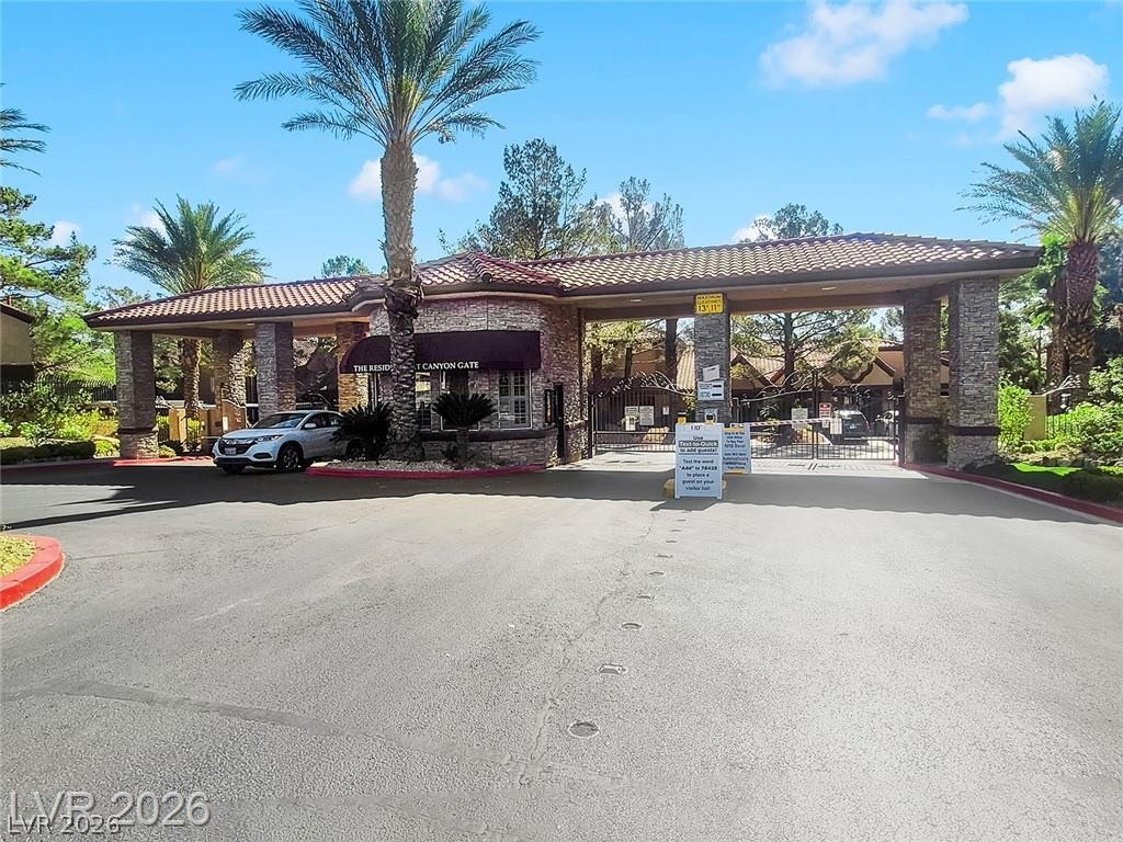 2200 S Fort Apache Road 2239
