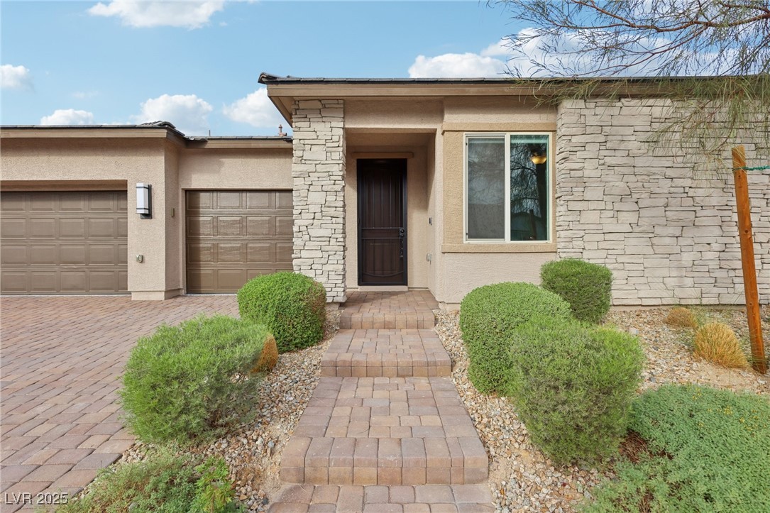 6635 Windy Palm Street