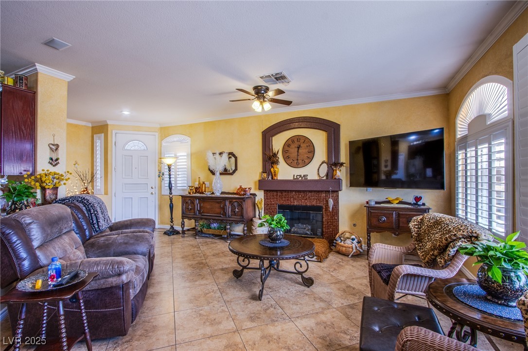 1037 Collingtree Street