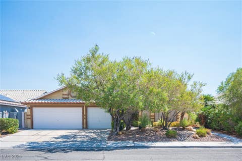 Homes For Sale - 5816 Grand Heritage Street<br/> Clark County, Las Vegas, NV 89130