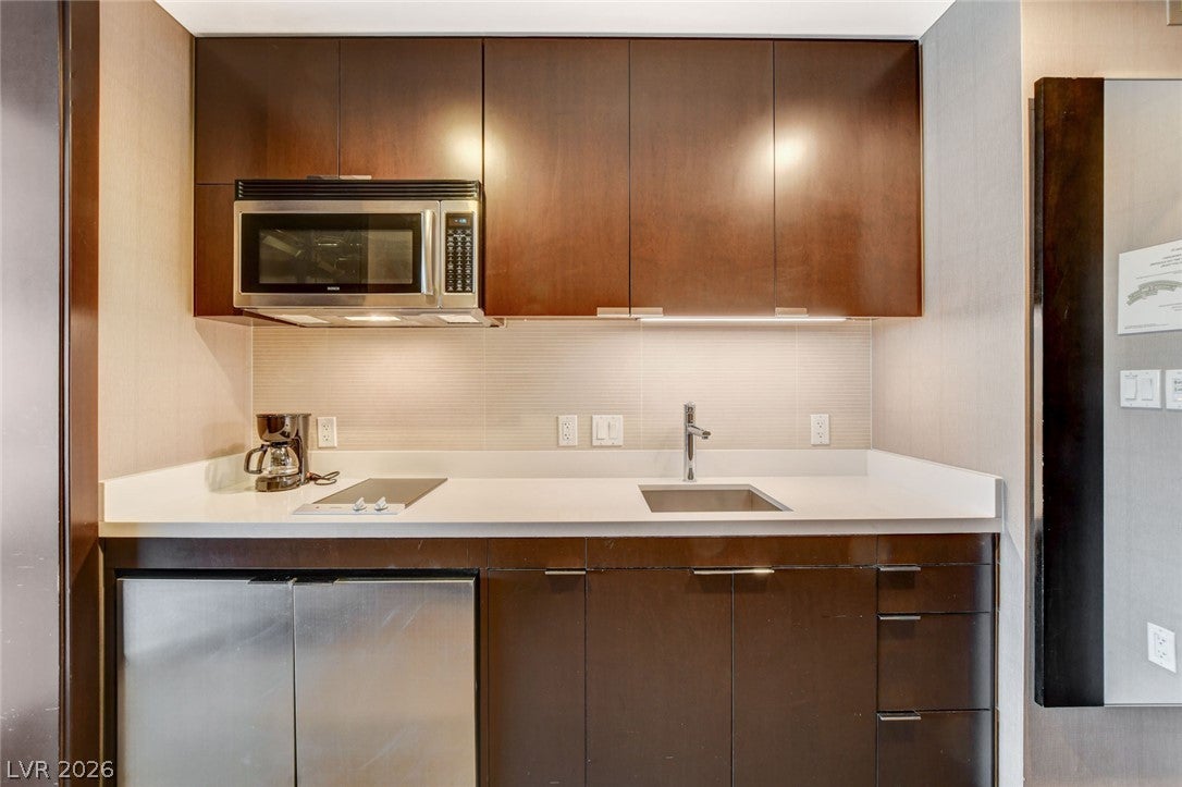 2600 W Harmon Avenue 33015
