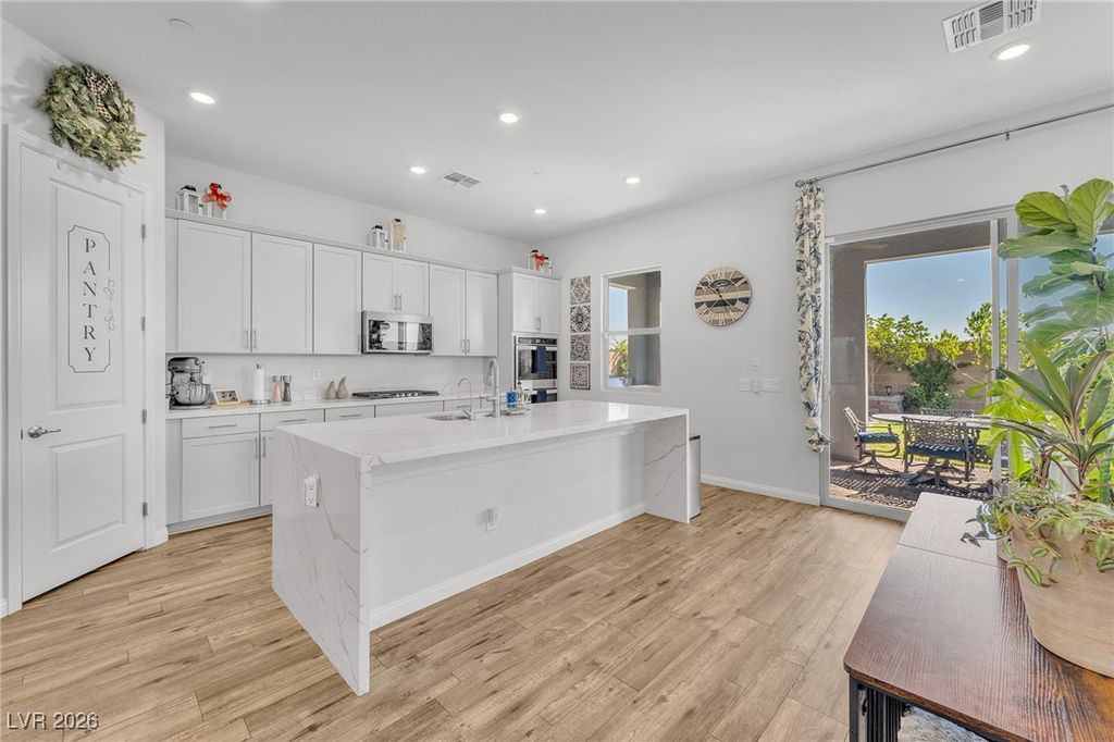 Photo of 372 American Dipper Street, Las Vegas, NV 89138 (MLS # 2752422)