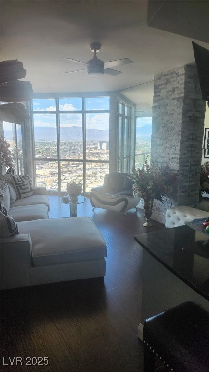 200 W Sahara Avenue 3510