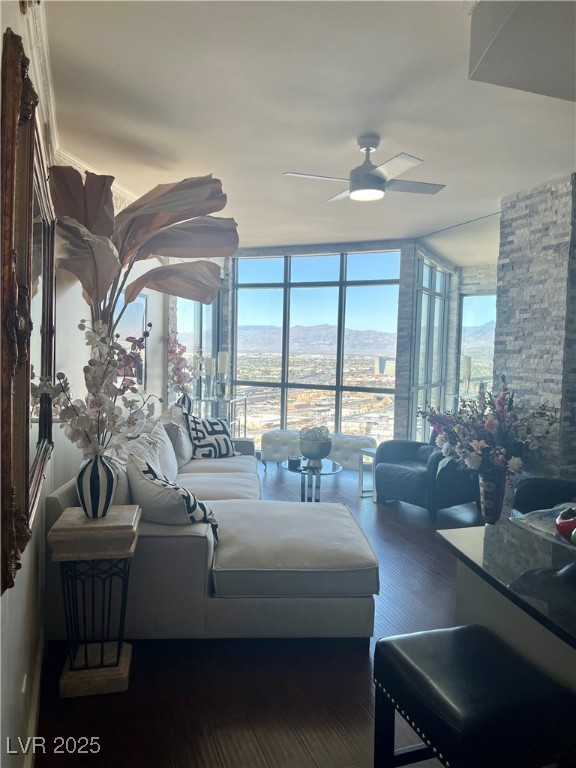 200 W Sahara Avenue 3510