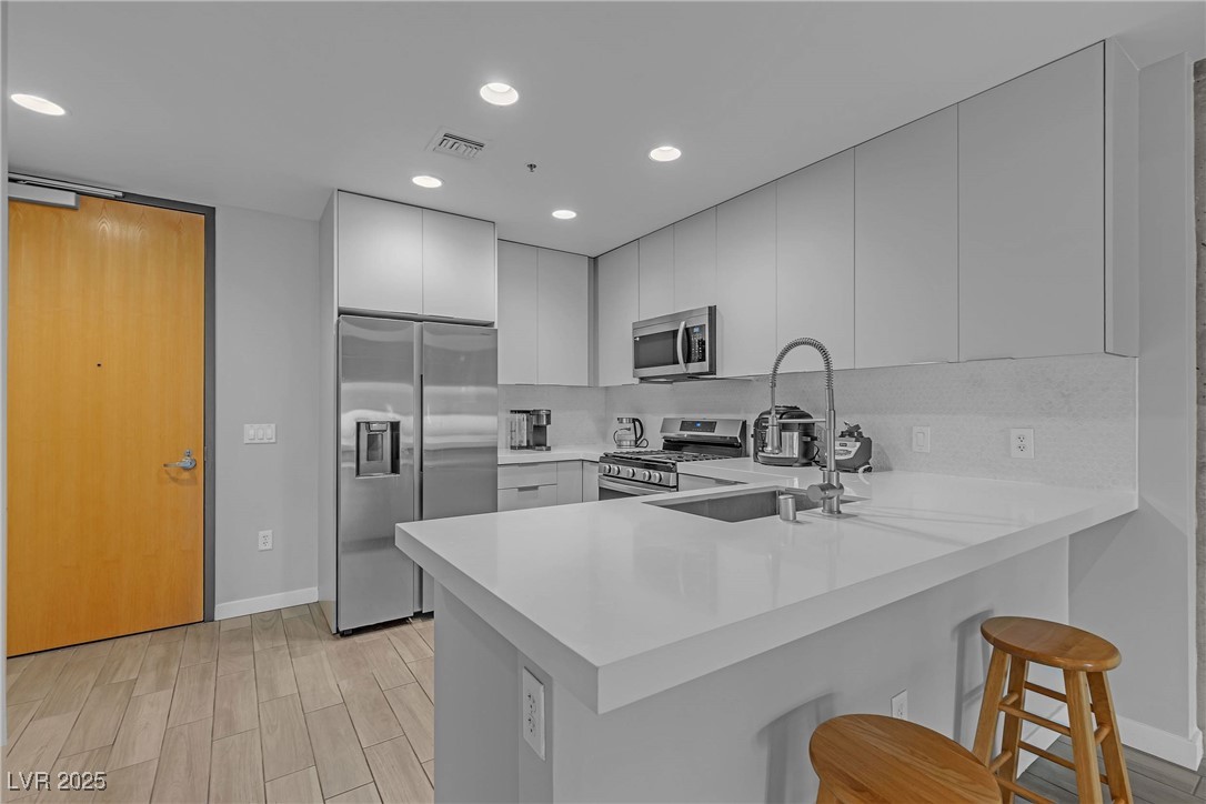 353 E Bonneville Avenue 557