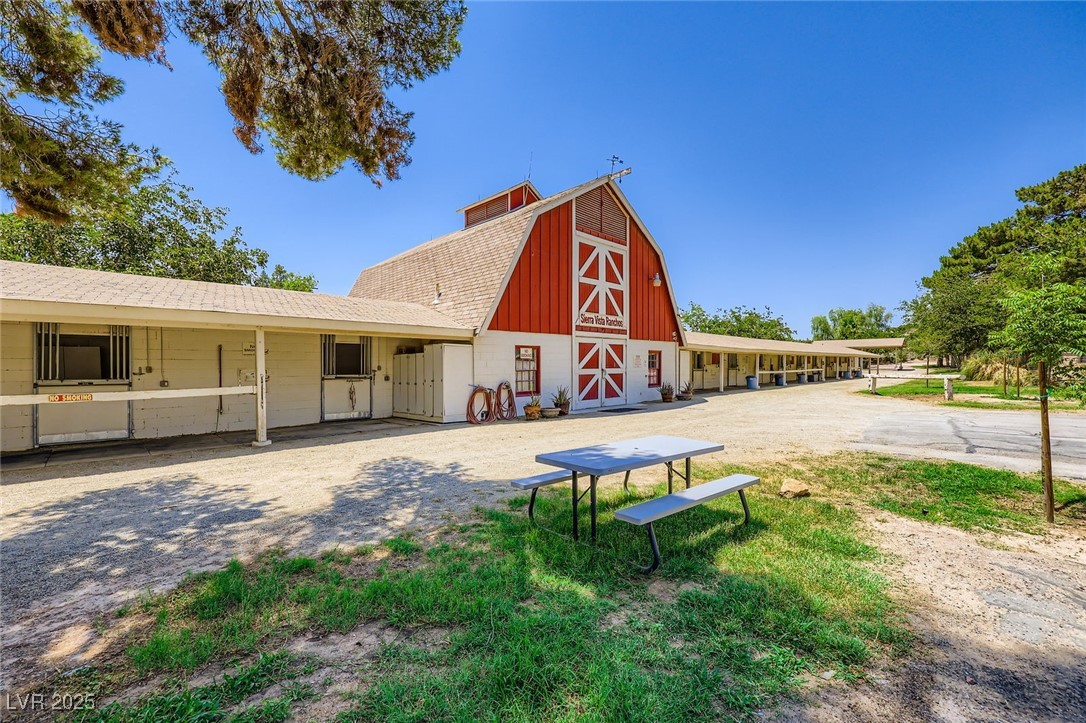 2770 La Casita Avenue