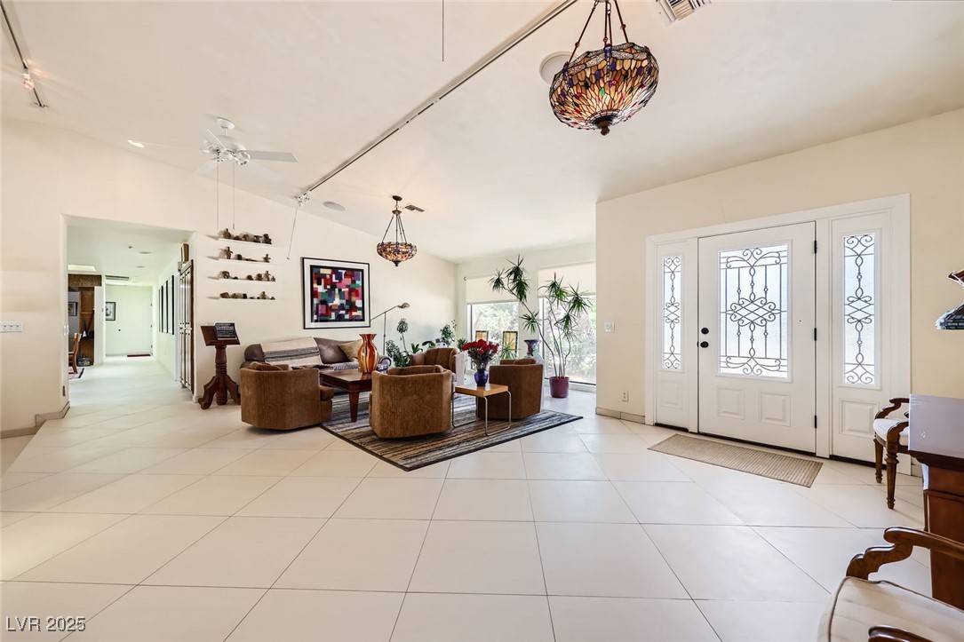 2770 La Casita Avenue