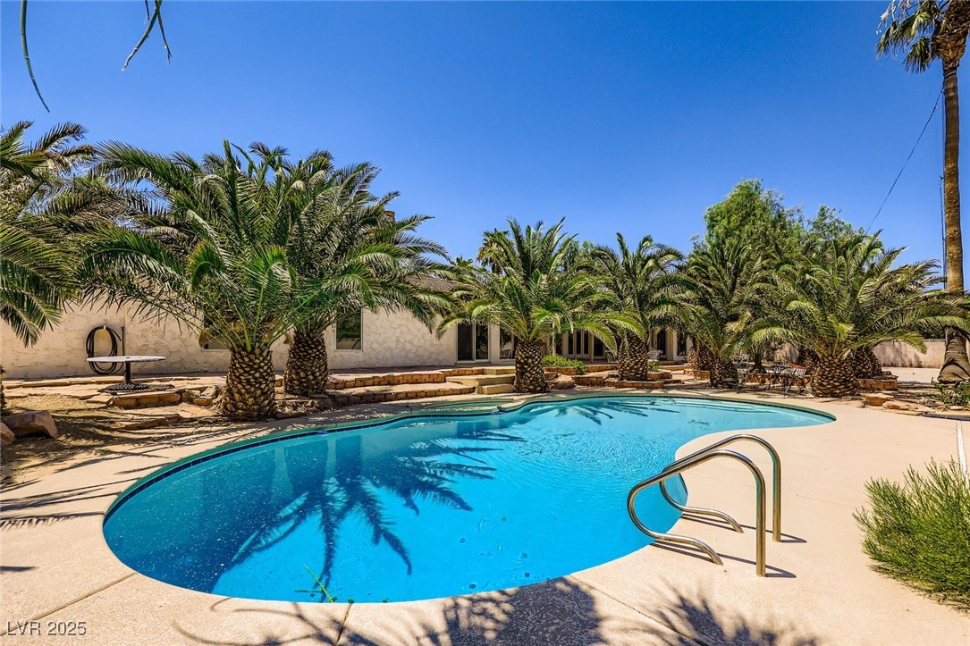 2770 La Casita Avenue