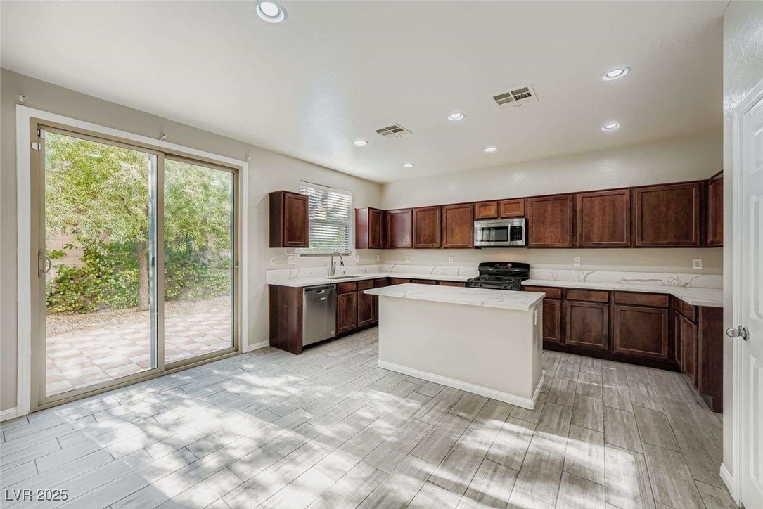 371 Botanic Gardens Drive