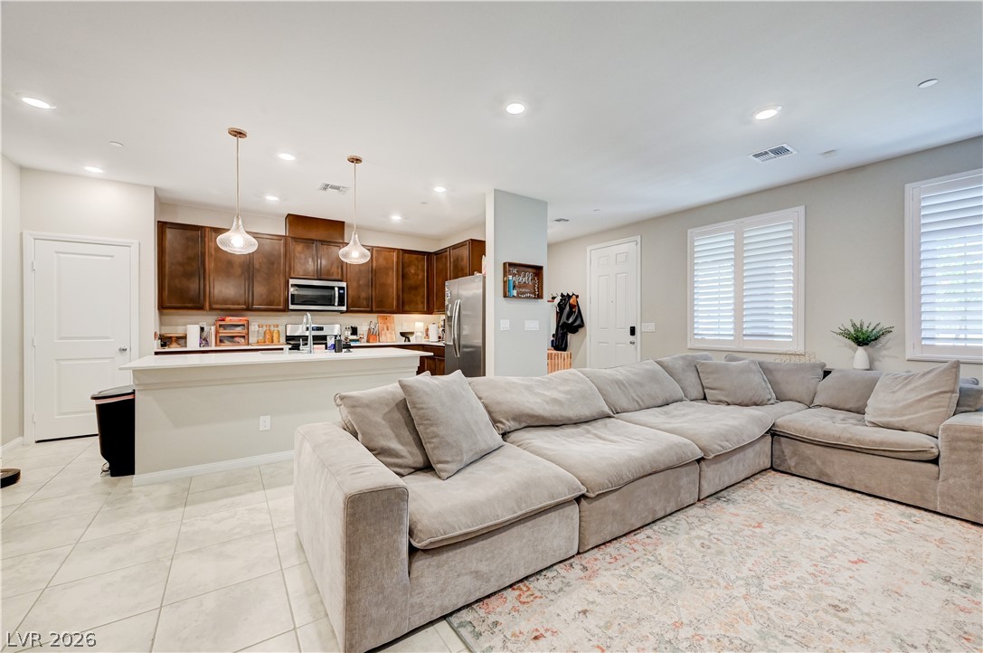 2433 Bellinzona Place
