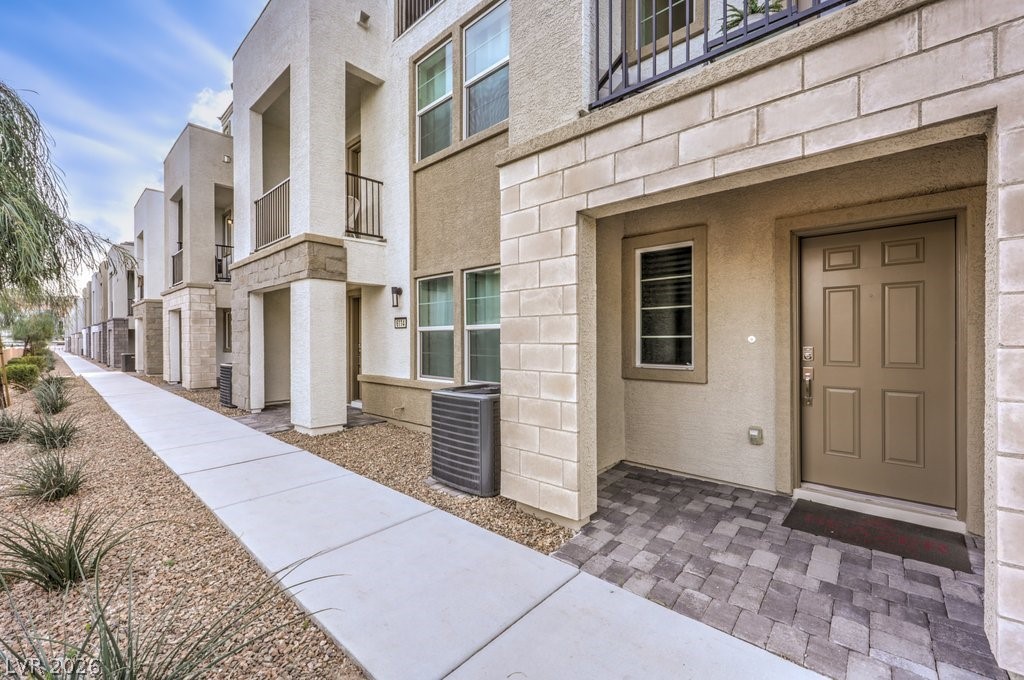 6110 Garden Oasis Street