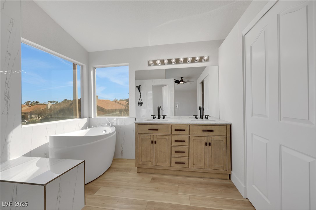 Las Vegas, Nevada 89128, United States, 4 Bedrooms Bedrooms, ,3 BathroomsBathrooms,Residential,Pending,4767