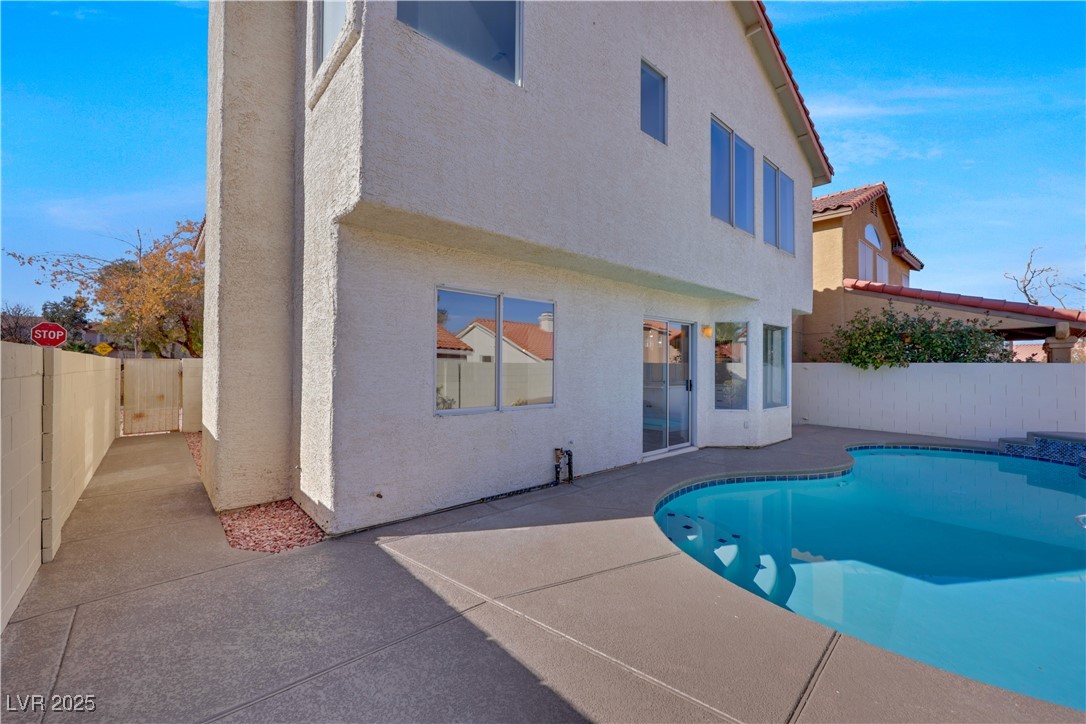 Las Vegas, Nevada 89128, United States, 4 Bedrooms Bedrooms, ,3 BathroomsBathrooms,Residential,Pending,4767