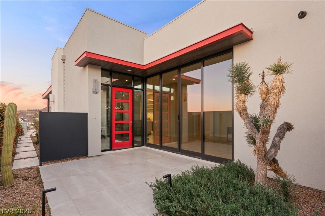 656 Falcon Summit Court