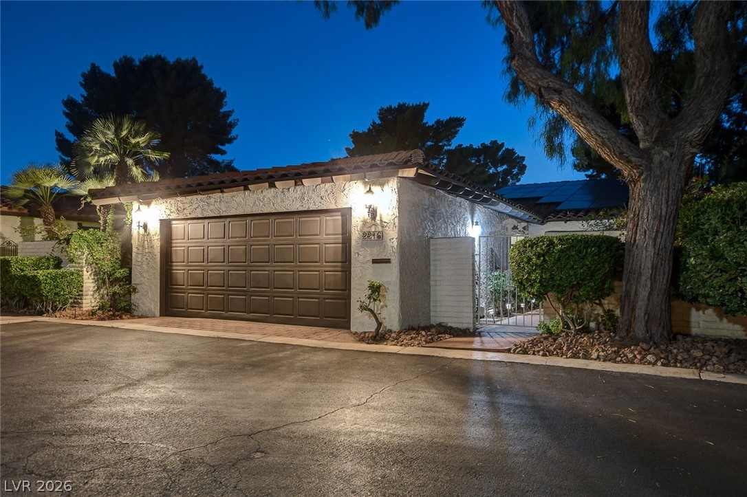 2216 Plaza Del Robles