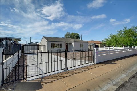 Photo of 20 Laswell Street, Henderson, NV 89015 (MLS # 2783048)