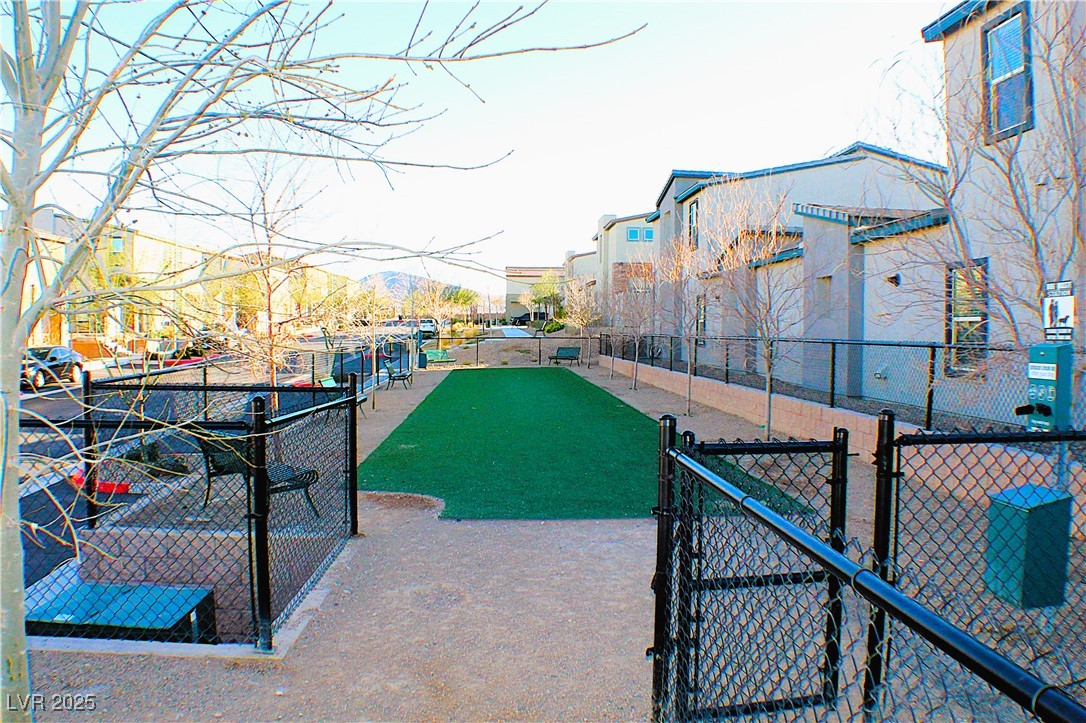 Henderson, Nevada 89044, United States, 3 Bedrooms Bedrooms, ,2 BathroomsBathrooms,Residential,Active,87396