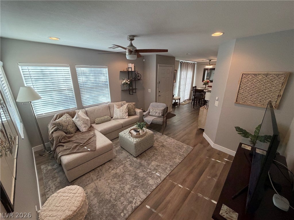 9012 Embroidery Avenue