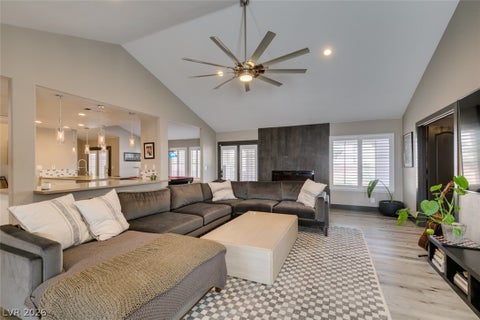 Townhouse For Sale - 1909 Blackpool Circle<br/> Clark County, Las Vegas, NV 89128