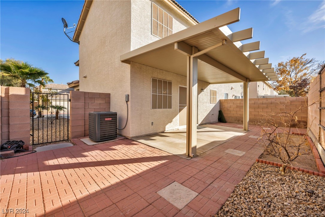 711 Peregrine Falcon Street, Henderson, Nevada image 4