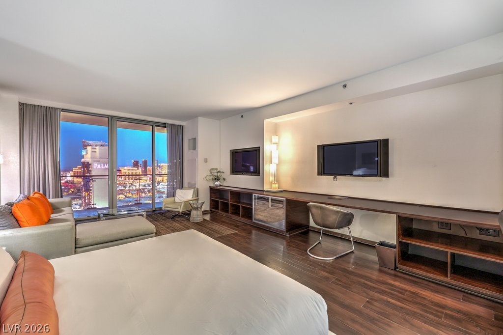 4381 W Flamingo Road 3010