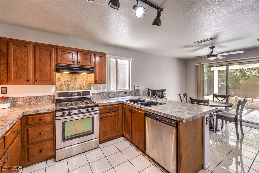 Las Vegas, Nevada 89128, United States, 3 Bedrooms Bedrooms, ,2 BathroomsBathrooms,Residential,Active,179180