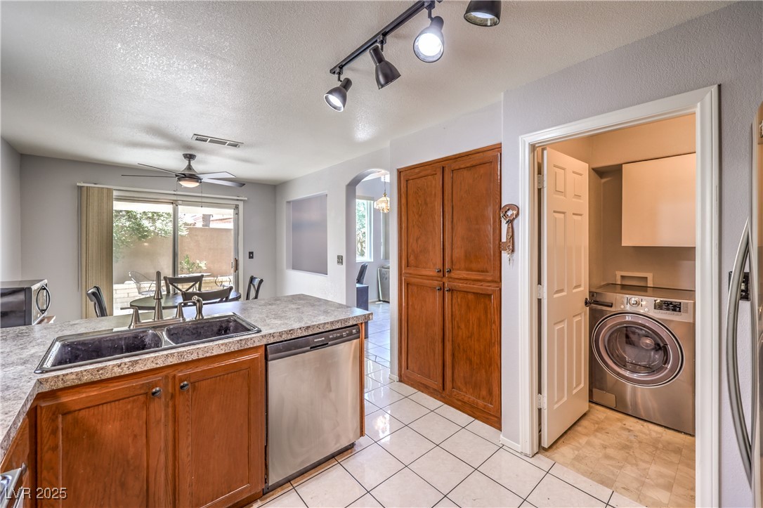 Las Vegas, Nevada 89128, United States, 3 Bedrooms Bedrooms, ,2 BathroomsBathrooms,Residential,Active,179180