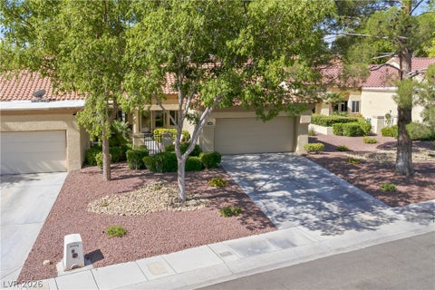 Townhouse For Sale - 8929 Mountain Gate Drive<br/> Clark County, Las Vegas, NV 89134