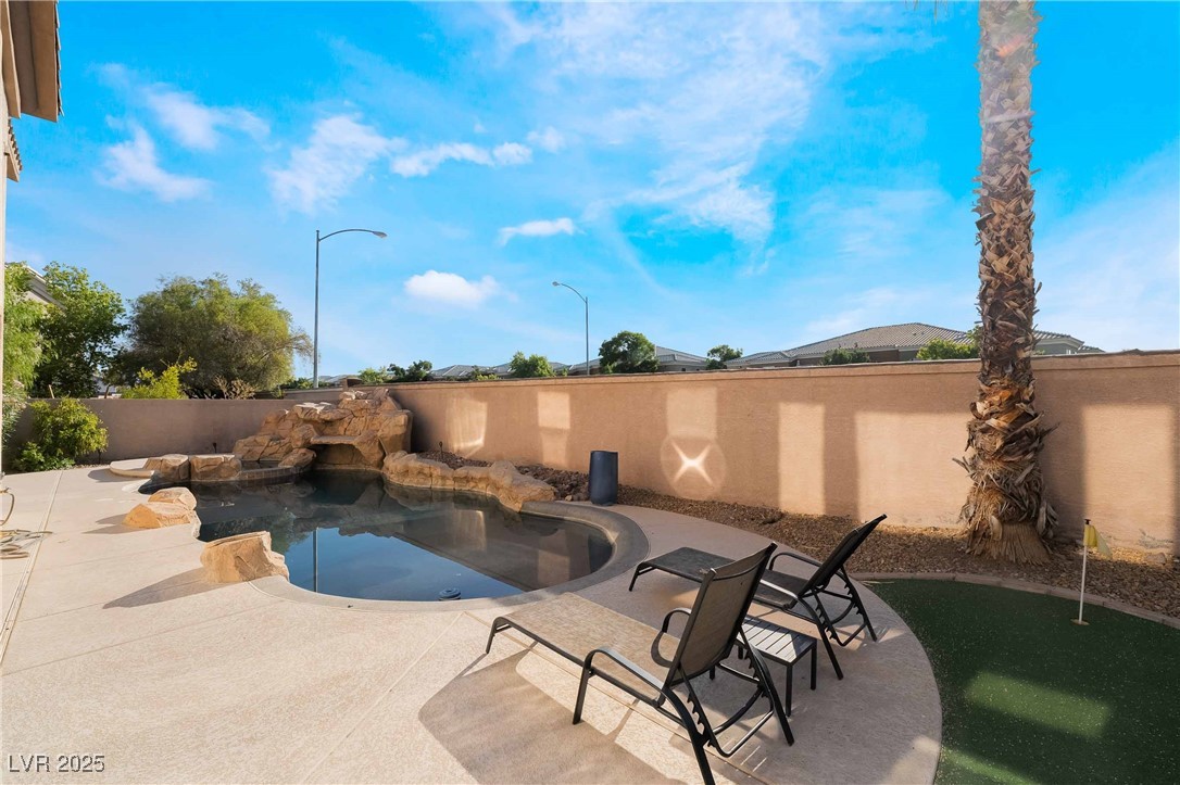 Las Vegas, Nevada 89147, United States, 5 Bedrooms Bedrooms, ,3 BathroomsBathrooms,Residential,Active,205119