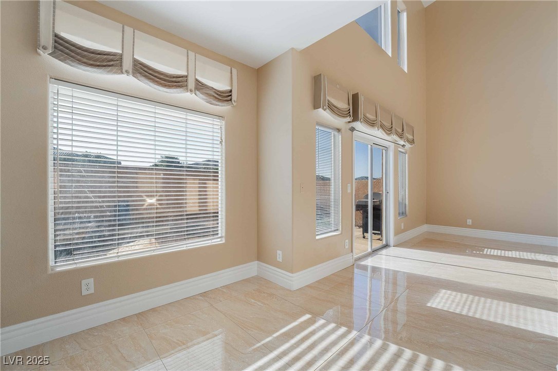 Las Vegas, Nevada 89147, United States, 5 Bedrooms Bedrooms, ,3 BathroomsBathrooms,Residential,Active,205119