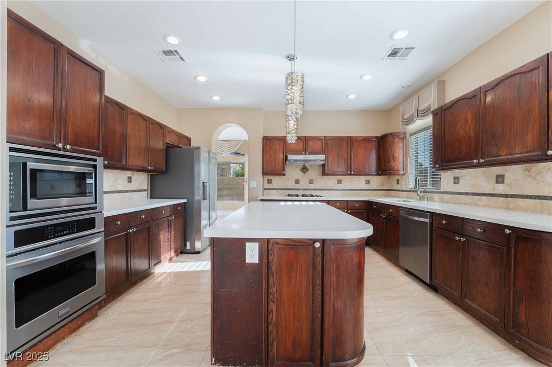 Las Vegas, Nevada 89147, United States, 5 Bedrooms Bedrooms, ,3 BathroomsBathrooms,Residential,Active,205119