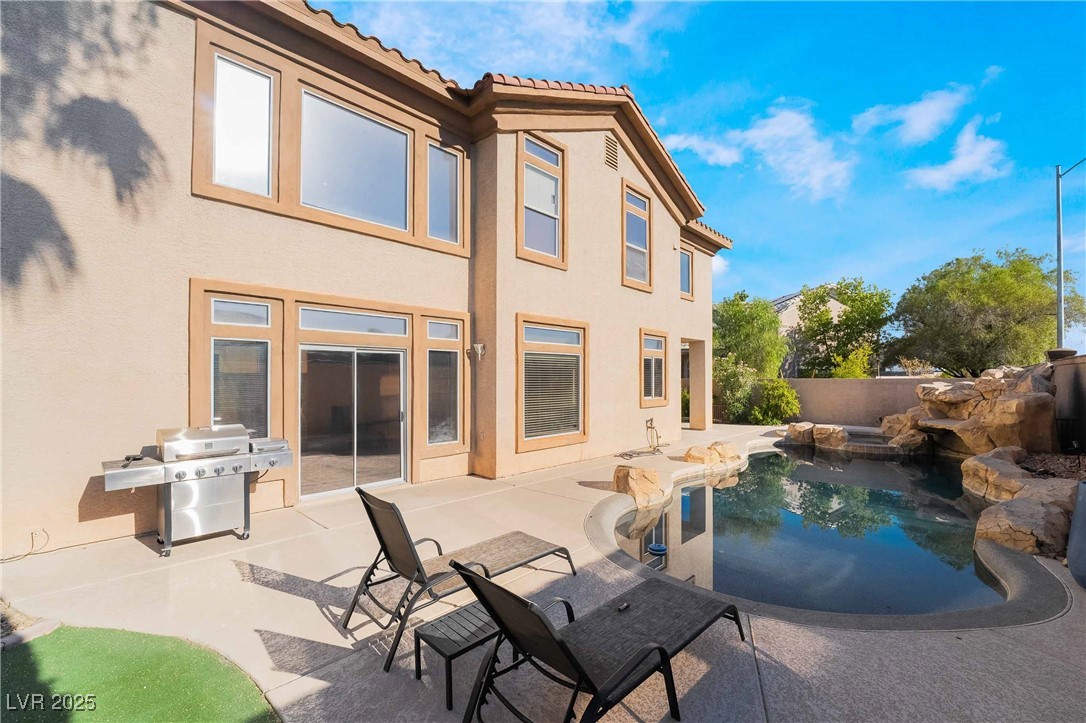 Las Vegas, Nevada 89147, United States, 5 Bedrooms Bedrooms, ,3 BathroomsBathrooms,Residential,Active,205119