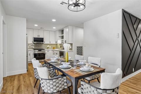 Townhouse For Sale - 2640 Heritage Court<br/> Las Vegas, NV 89121