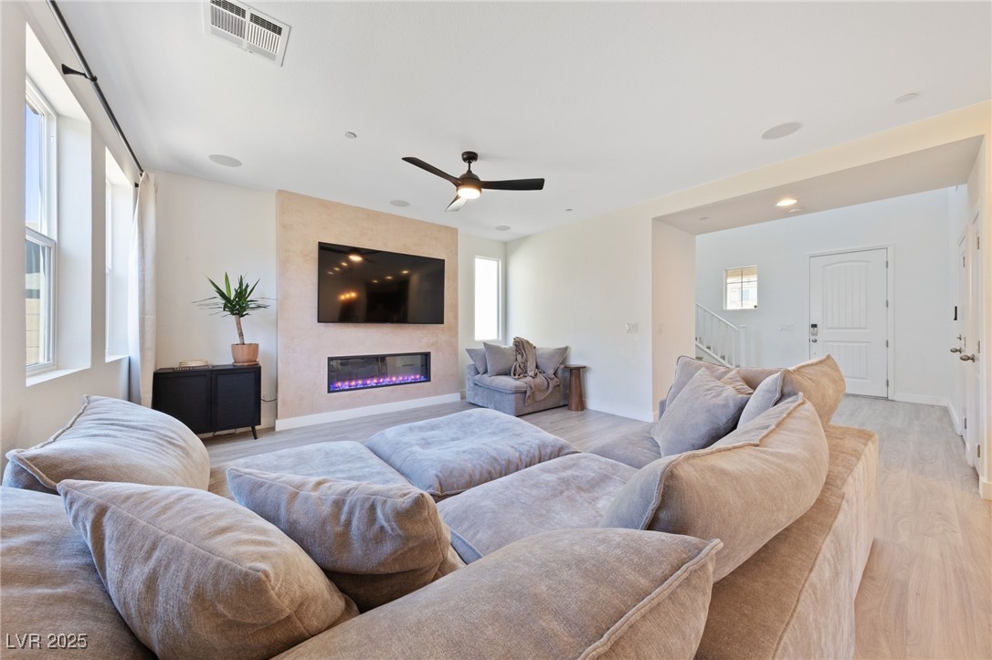 595 Beverly Pine Place, Henderson, Nevada image 7