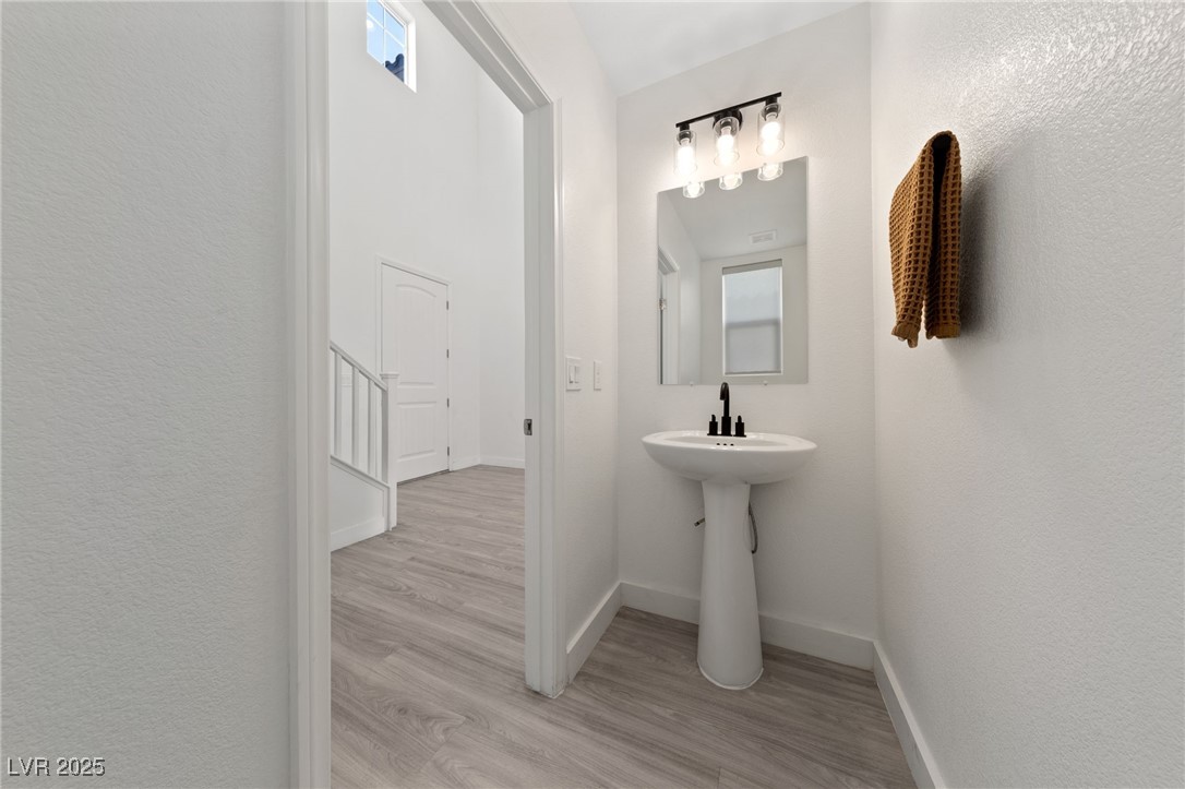 595 Beverly Pine Place, Henderson, Nevada image 13