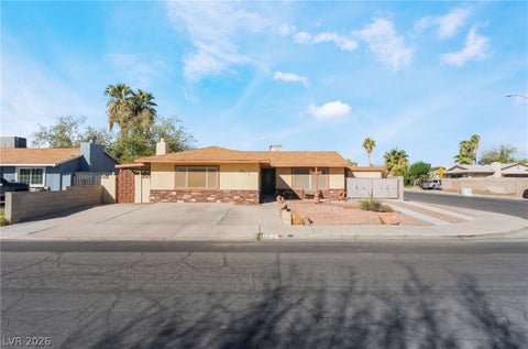 Homes For Sale - 921 Macfarlane Street<br/> Las Vegas, NV 89101