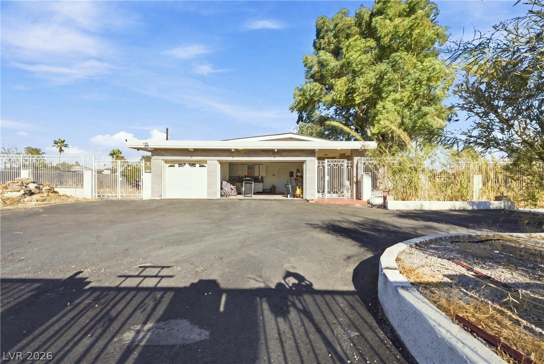 2940 S Bronco Street