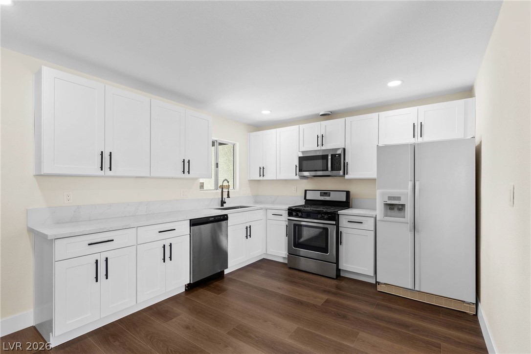 Properties 2 7112 Michael Collins Place