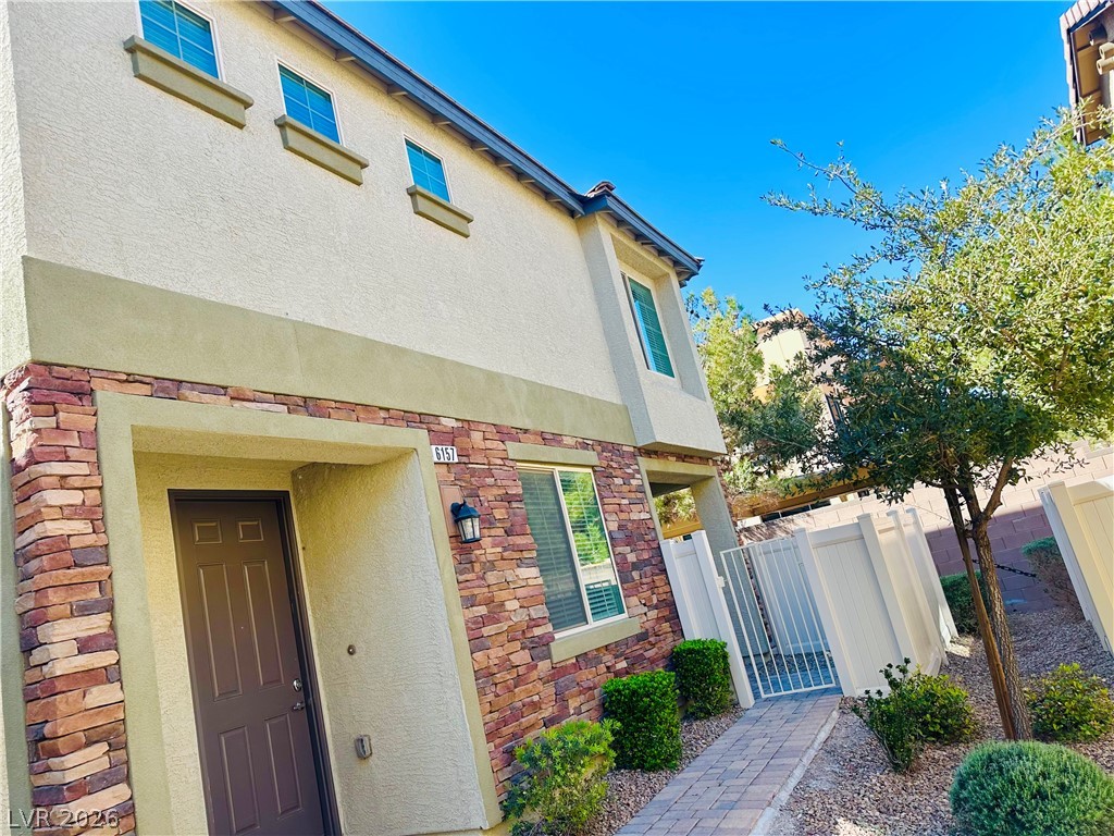 6157 Scarlet Leaf Street