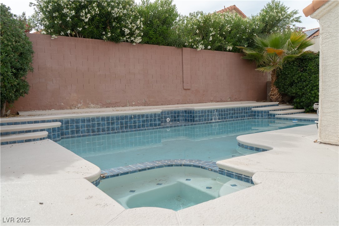 2753 Devita Circle