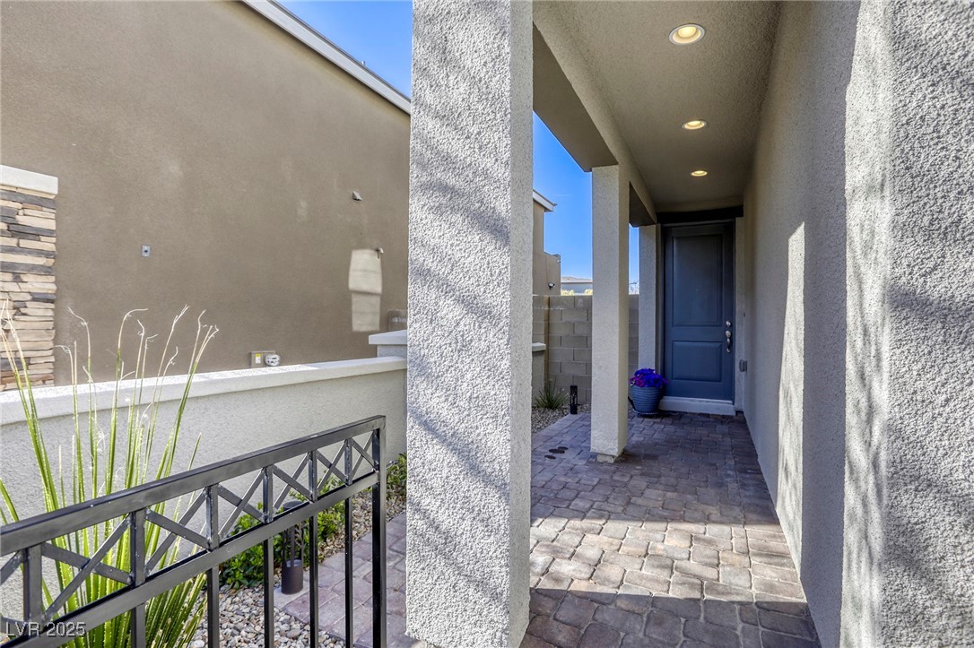 909 Cirrus Cloud Avenue