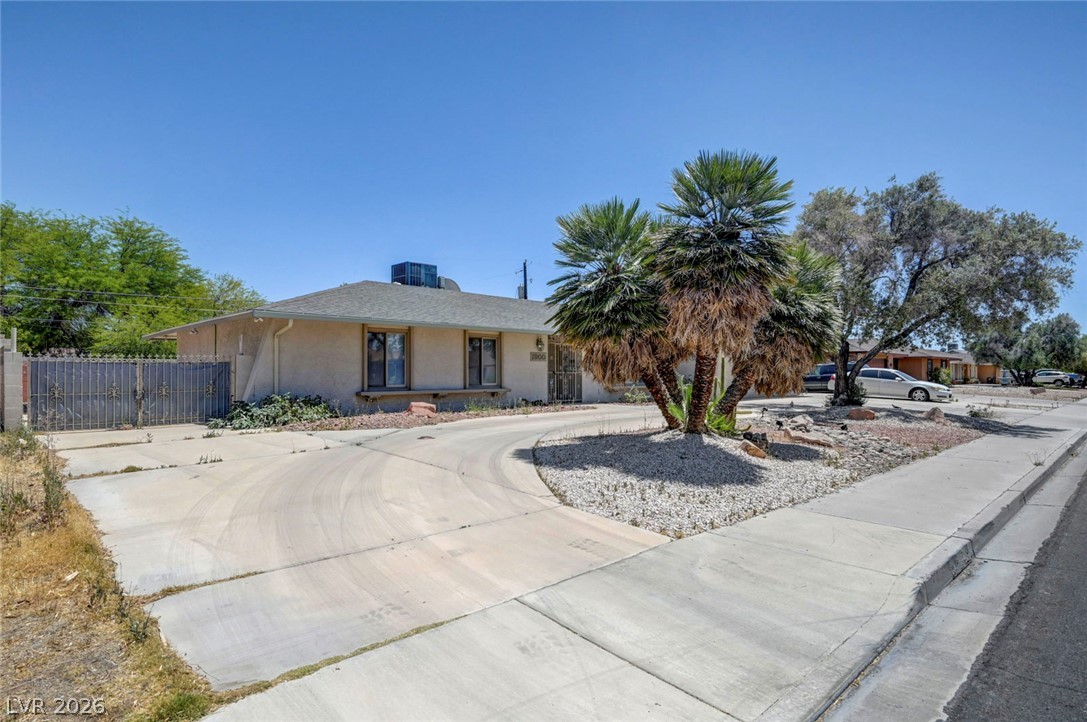 1900 Stonehaven Drive