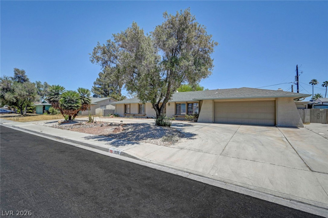 1900 Stonehaven Drive