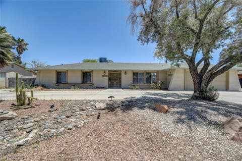 Homes For Sale - 1900 Stonehaven Drive<br/> Las Vegas, NV 89108