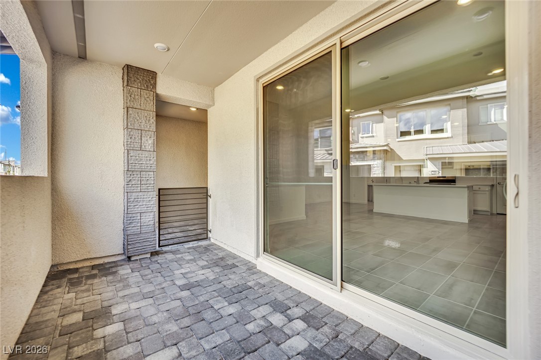 11476 PANOLEDGE Avenue