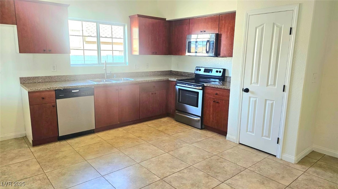 Properties 3 4274 E Cincinnati Avenue